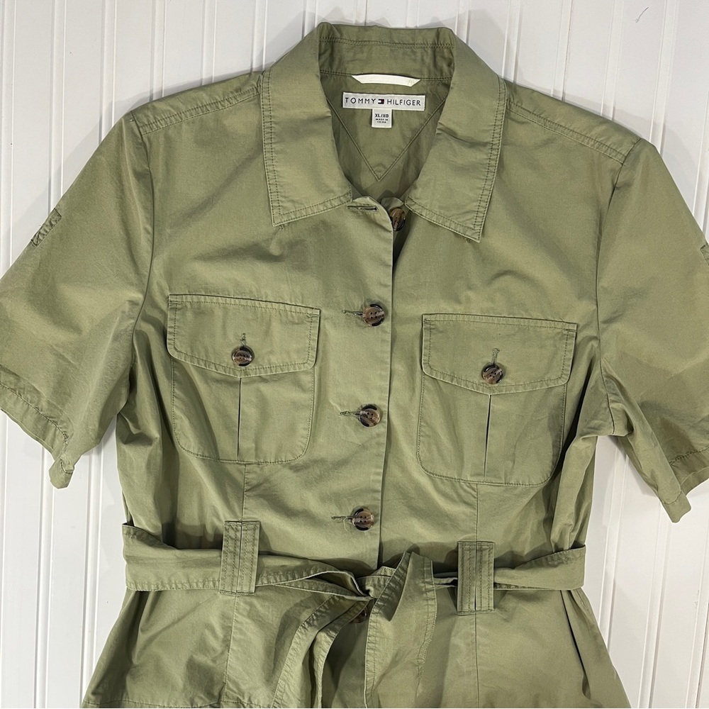 Tommy Hilfiger camo green women’s safari top with pockets and belt